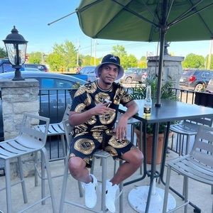 Meet your Posher, Jorge luis